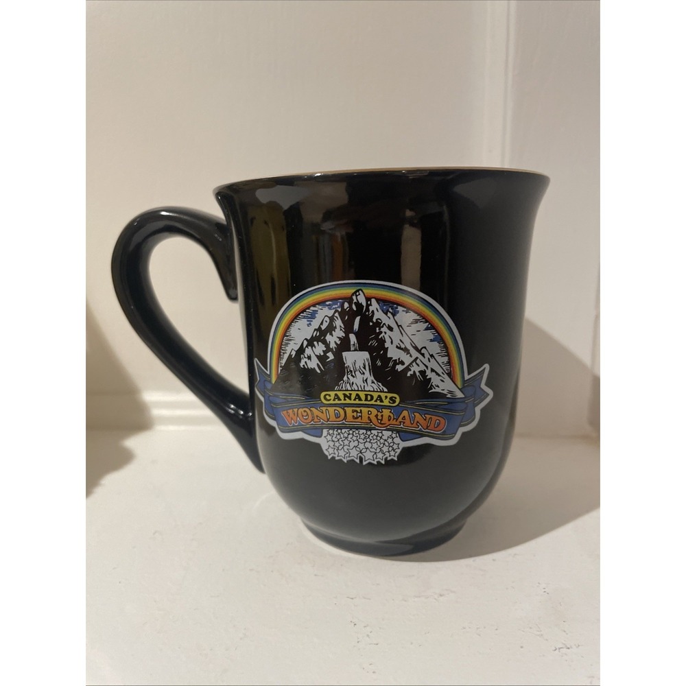 Vintage Style Canada's Wonderland Souvenir Coffee Mug Black